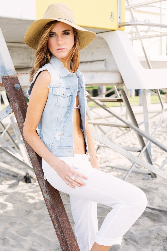 Model Charlotte Mayer